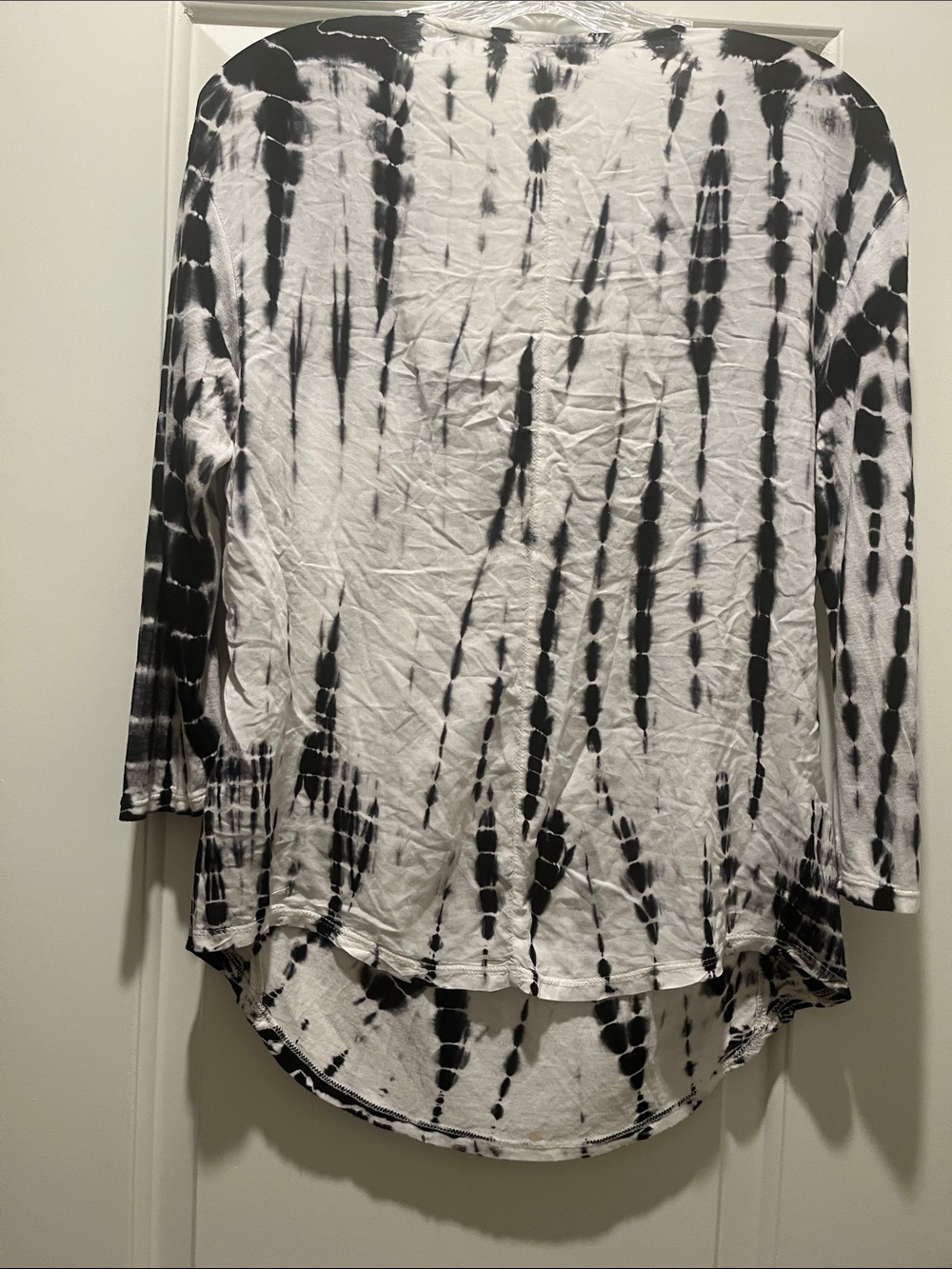 XCVI Wearables Cowl Neck Top White Black Tie Dye Size M Lagenlook Artsy Comfy - Picture 3 of 3